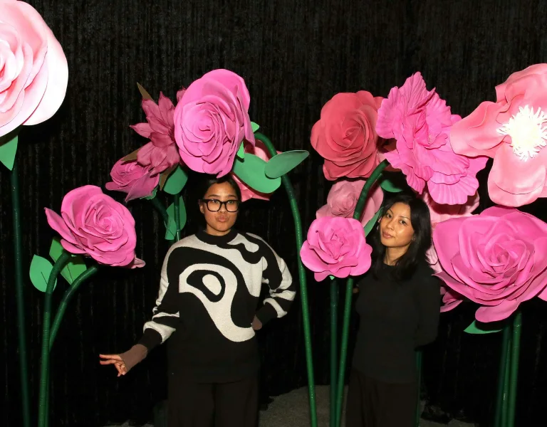Giant Flowers Pink